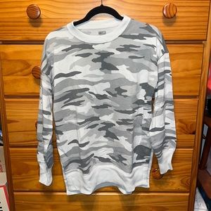 Aerie grey camo print pullover!
